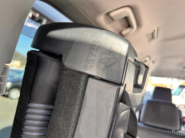 ノア Si 6か月保証 ワンオーナー 8人乗り ナビ バックカメラ ETC 16インチ純正アルミホイール 左側電動スライドドア オートライト 電動格納式ドアミラー プッシュ式スタート アイドリングストップ(23枚目)