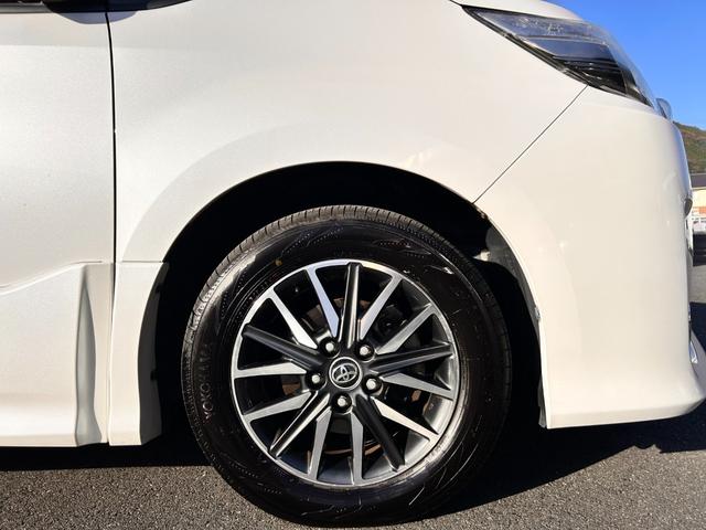 ノア Si 6か月保証 ワンオーナー 8人乗り ナビ バックカメラ ETC 16インチ純正アルミホイール 左側電動スライドドア オートライト 電動格納式ドアミラー プッシュ式スタート アイドリングストップ(28枚目)