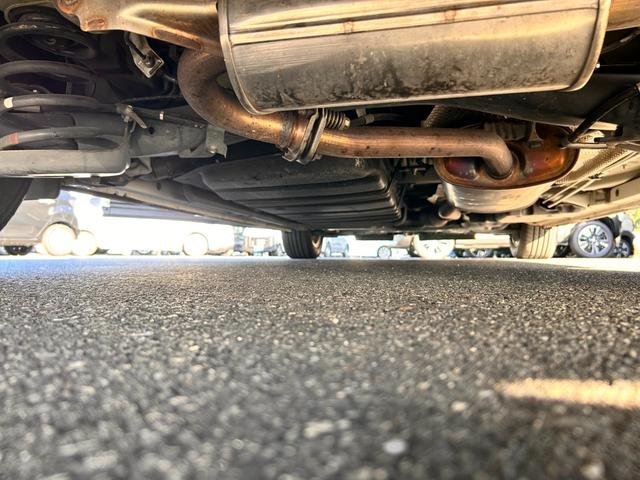 ノア Si 6か月保証 ワンオーナー 8人乗り ナビ バックカメラ ETC 16インチ純正アルミホイール 左側電動スライドドア オートライト 電動格納式ドアミラー プッシュ式スタート アイドリングストップ(31枚目)