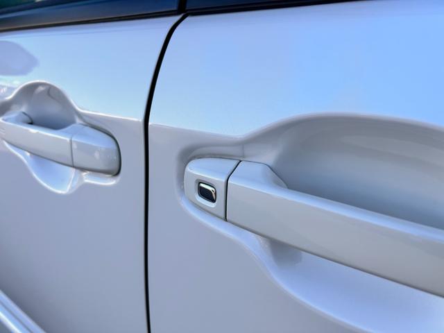 ノア Si 6か月保証 ワンオーナー 8人乗り ナビ バックカメラ ETC 16インチ純正アルミホイール 左側電動スライドドア オートライト 電動格納式ドアミラー プッシュ式スタート アイドリングストップ(34枚目)