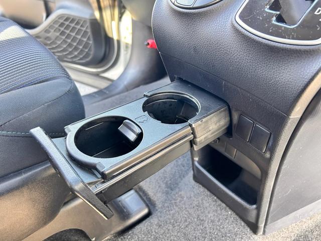 ノア Si 6か月保証 ワンオーナー 8人乗り ナビ バックカメラ ETC 16インチ純正アルミホイール 左側電動スライドドア オートライト 電動格納式ドアミラー プッシュ式スタート アイドリングストップ(41枚目)