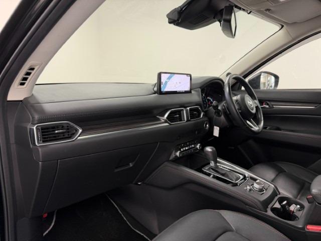 CX-5 2.2 XD Lパッケージ ディーゼルターボ 革シート BOSEサウンドシステム サンルー パワーバックゲート レーダーC 1オーナー エアコン リアカメラ 本革 キーフリー 電動パワーシート アイストップ オートLED サンルーフ付き ターボ(32枚目)