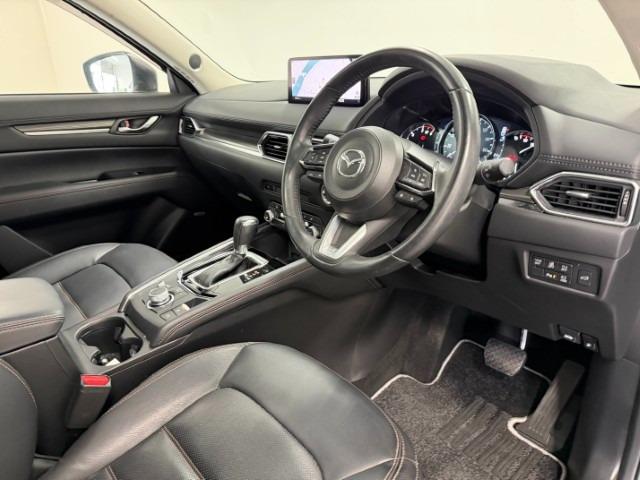 CX-5 2.2 XD Lパッケージ ディーゼルターボ 革シート BOSEサウンドシステム サンルー パワーバックゲート レーダーC 1オーナー エアコン リアカメラ 本革 キーフリー 電動パワーシート アイストップ オートLED サンルーフ付き ターボ(35枚目)