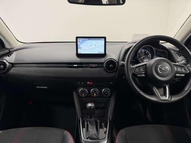 MAZDA2 1.5 XD スポルトプラス ディーゼルターボ ナビ フルセグTV 全周囲カメラ レーダークルーズ ナビTV LED アドバンストキー コーナーセンサー パワステ パワーウィンドウ DSC 電動シート シートヒーター オートマチックハイビーム(3枚目)