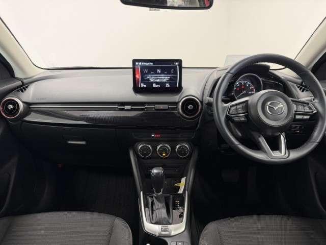 MAZDA2 1.5 15S ブラック トーン エディション フルセグTV ETC 全周囲カメラ レーダークルコン LEDヘッド バックモニター ソナー DVD再生 ミュージックプレイヤー接続可 フルオートエアコン キーフリー ETC 地デジ 横滑り防止装置(3枚目)