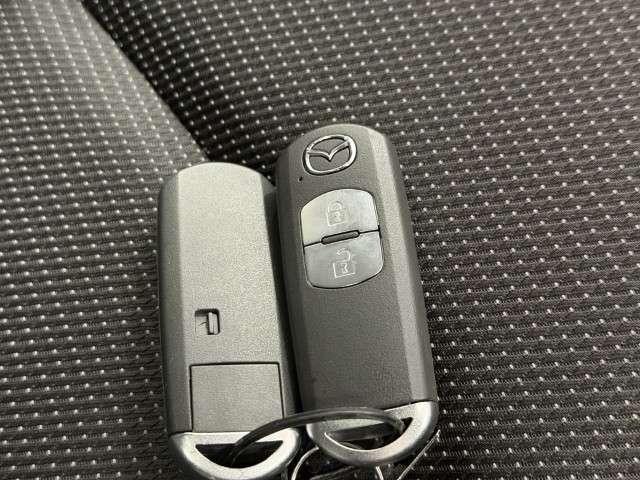 MAZDA2 1.5 15S ブラック トーン エディション フルセグTV ETC 全周囲カメラ レーダークルコン LEDヘッド バックモニター ソナー DVD再生 ミュージックプレイヤー接続可 フルオートエアコン キーフリー ETC 地デジ 横滑り防止装置(16枚目)