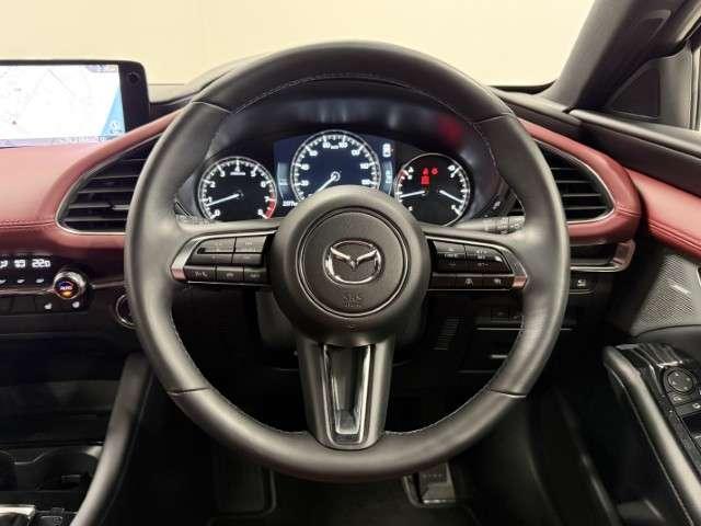 MAZDA3ファストバック 2.0 20S ツーリング 革シート BOSEサウンドシステム フルセグTV SBS パワーシート バックカメラ フロントカメラ シートヒーター スマートキー オートマチックハイビーム コーナーセンサー レーダークルコン 本革(11枚目)