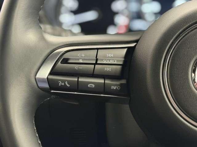 MAZDA3ファストバック 2.0 20S ツーリング 革シート BOSEサウンドシステム フルセグTV SBS パワーシート バックカメラ フロントカメラ シートヒーター スマートキー オートマチックハイビーム コーナーセンサー レーダークルコン 本革(14枚目)