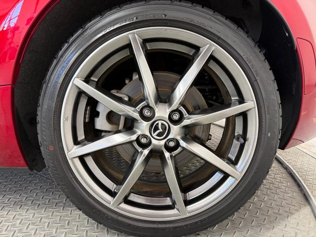 ロードスターＲＦ ２．０　ＶＳ　革シート　ＢＯＳＥサウンドシステム　オートハイビーム　盗難防止装置　１オーナー　アイスト　インテリジェントキー　ＬＥＤライト　禁煙　本革シート　記録簿　ＥＴＣ　ＤＶＤ　シートヒーター　ＥＳＣ　ＡＡＣ（28枚目）