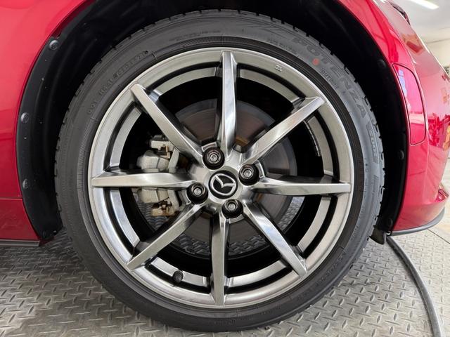 ロードスターＲＦ ２．０　ＶＳ　革シート　ＢＯＳＥサウンドシステム　オートハイビーム　盗難防止装置　１オーナー　アイスト　インテリジェントキー　ＬＥＤライト　禁煙　本革シート　記録簿　ＥＴＣ　ＤＶＤ　シートヒーター　ＥＳＣ　ＡＡＣ（30枚目）