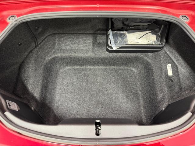 ロードスターＲＦ ２．０　ＶＳ　革シート　ＢＯＳＥサウンドシステム　オートハイビーム　盗難防止装置　１オーナー　アイスト　インテリジェントキー　ＬＥＤライト　禁煙　本革シート　記録簿　ＥＴＣ　ＤＶＤ　シートヒーター　ＥＳＣ　ＡＡＣ（51枚目）