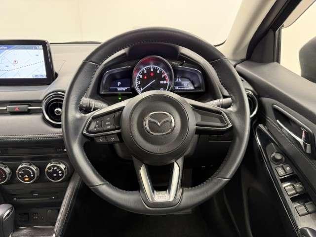 デミオ １．３　１３Ｓ　ツーリング　ワンオーナー　フルセグＴＶ　ナビ　アイドルストップ　サイドエアバッグ　禁煙　ＡＡＣ　ミュージックプレイヤー接続可　地デジ　シートヒータ　ＥＳＣ　１オーナー　アドバンスキー　ナビＴＶ　パワーステアリング（9枚目）