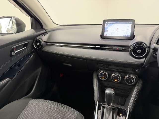 デミオ １．３　１３Ｓ　ツーリング　ワンオーナー　フルセグＴＶ　ナビ　アイドルストップ　サイドエアバッグ　禁煙　ＡＡＣ　ミュージックプレイヤー接続可　地デジ　シートヒータ　ＥＳＣ　１オーナー　アドバンスキー　ナビＴＶ　パワーステアリング（10枚目）