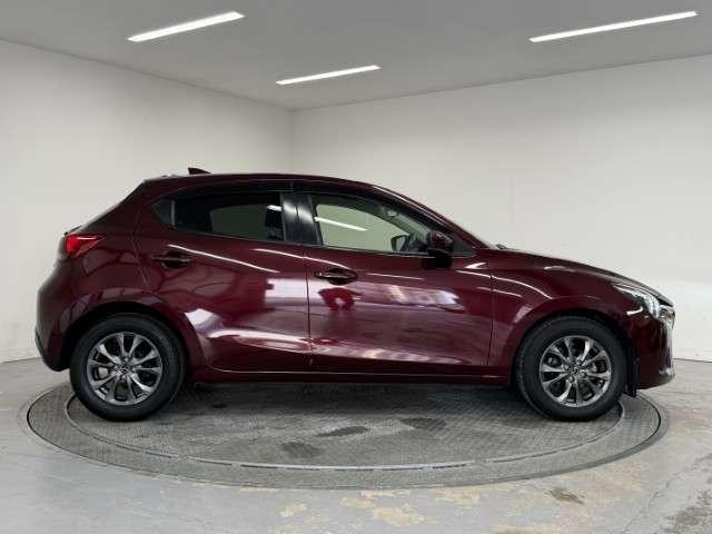 デミオ １．３　１３Ｓ　ツーリング　ワンオーナー　フルセグＴＶ　ナビ　アイドルストップ　サイドエアバッグ　禁煙　ＡＡＣ　ミュージックプレイヤー接続可　地デジ　シートヒータ　ＥＳＣ　１オーナー　アドバンスキー　ナビＴＶ　パワーステアリング（16枚目）