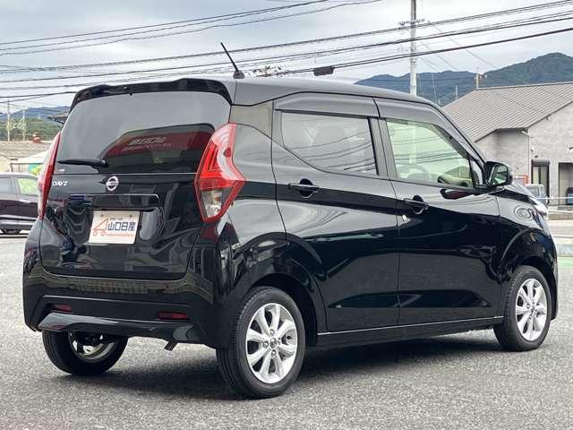 デイズ 660 X ワンオーナーパナソニックストラーダナビ アラウンドM 踏み間違え防止 禁煙 スマートキー イモビライザー 1オーナー レーンキープ アイドリングストップ キーレス フルオートエアコン ナビTV WAB 記録簿 運転席エアバック PS ABS(2枚目)