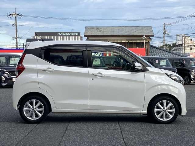 デイズ 660 X ワンオーナー純正ナビドラレコ前後ETC2.0 アラウンドM 踏み間違え防止 禁煙 スマートキー イモビライザー 1オーナー ETC レーンキープ アイドリングストップ ドライブレコーダー キーレス フルオートエアコン ナビTV WAB 記録簿(18枚目)