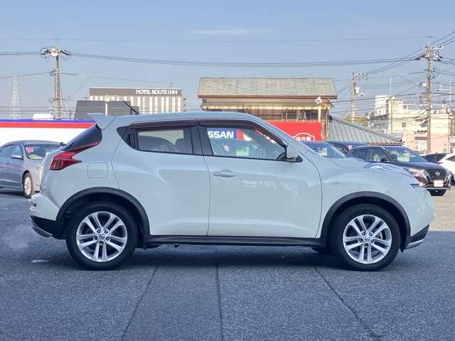 ジューク ４ＷＤ　ワンオーナー・ＨＤＤナビ・ＥＴＣ・バックカメラ　ＥＴＣ車載器　ＨＤＤナビ　禁煙　盗難防止システム　インテリジェントキー　アルミホイール　Ｂカメ　エアコン　記録簿　キーレス　ワンセグ　ナビＴＶ　Ｗエアバック　エアバッグ　ＡＢＳ　パワーステアリング（18枚目）