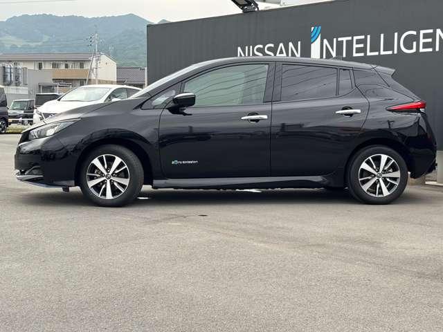 リーフ ｅ＋　Ｘ　禁煙車　６４ｋＷｈ　ＡＷ　ＬＥＤ　インテリキー　ＥＴＣ　バックカメラ　車線逸脱　禁煙車　点検記録簿　サイドエアバック　オートエアコン　キーフリー　ナビＴＶ　ワンセグＴＶ　Ｗエアバック　ＡＢＳ　アラウンドビューカメラ（19枚目）