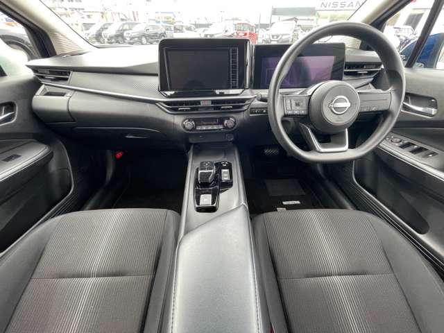 ☆使い勝手の良いインパネデザイン。手を伸ばせばそれぞれのスイッチ類にも届いて操作性もよいです☆