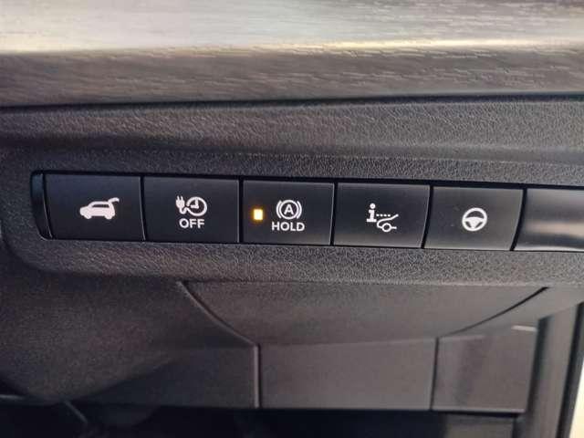 アリア Ｂ６　ｅ－４ＯＲＣＥ　４ＷＤ　禁煙車　サンルーフ　スマートキー　全周囲モニター　ＥＴＣ　エマブレ　フルオートエアコン　ＬＥＤヘッド　４ＷＤ　本革シート（9枚目）