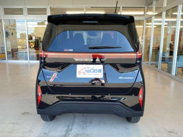 サクラ Ｘ　試乗車　禁煙車　フルセグメント　２０ｋＷｈ　アラウンドヴューモニター　運転席エアバック　ＡＡＣ　ＬＥＤヘッドランプ　試乗車　スマートキー　レーンアシスト　ＥＴＣ　禁煙車　キーレスエントリー　ワンオーナー　バックモニター　パワーステアリング（9枚目）