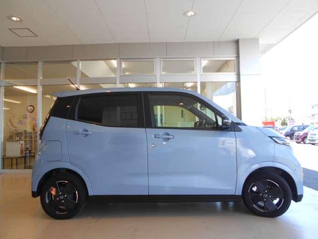 サクラ Ｘ　アラウンドビューモニター　オートホールド　アラウンドヴューモニター　運転席エアバック　ＡＡＣ　ＬＥＤヘッドランプ　試乗車　スマートキー　レーンアシスト　盗難防止システム　禁煙車　キーレスエントリー　ワンオーナー　バックモニター　アルミホイール（5枚目）