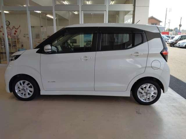 デイズ 660 ハイウェイスターX アラウンドビューモニター ETC ブレーキサポート LED ドライブレコーダー イモビライザー インテリジェントキー ETC レーンキープ バックカメラ ナビTV アイドリングストップ オートエアコン デュアルエアバッグ メモリーナビ(9枚目)