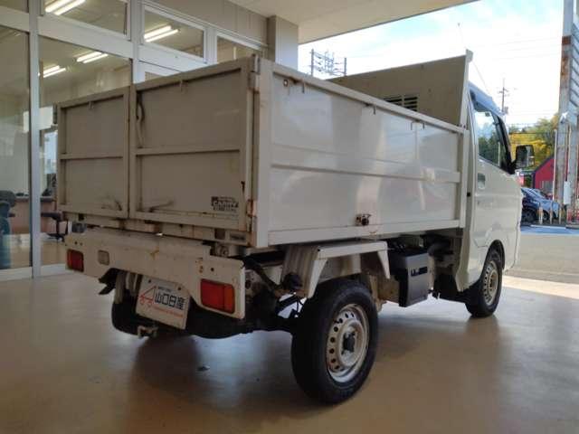 キャリイトラック ６６０　清掃ダンプ　１方開　マレル式ダンプ機構（2枚目）