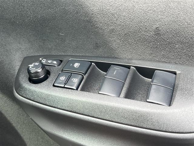 ヤリスクロス ハイブリッドＺ　４ＷＤ　ミュージックプレイヤー接続可　バックカメラ　衝突被害軽減システム　ＬＥＤヘッドランプ　ワンオーナー　記録簿（17枚目）
