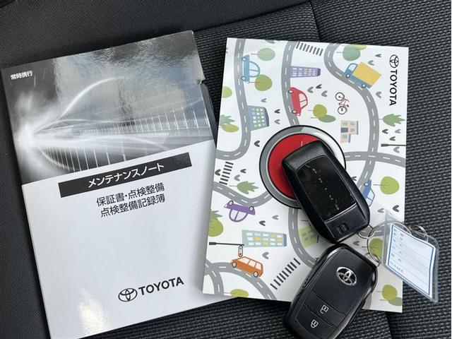 プリウス Ｘ　フルセグ　メモリーナビ　バックカメラ　衝突被害軽減システム　ＥＴＣ　ＬＥＤヘッドランプ　ワンオーナー　記録簿（19枚目）