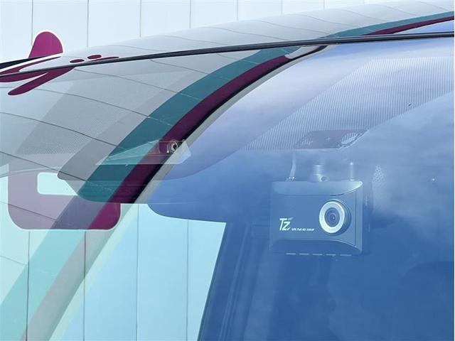 ヴォクシー ハイブリッドＳ－Ｚ　フルセグ　メモリーナビ　ＤＶＤ再生　ミュージックプレイヤー接続可　後席モニター　バックカメラ　衝突被害軽減システム　ＥＴＣ　ドラレコ　両側電動スライド　ＬＥＤヘッドランプ　乗車定員７人　３列シート（3枚目）