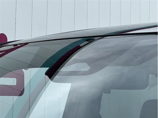 ヴォクシー ハイブリッドＳ－Ｚ　フルセグ　メモリーナビ　ＤＶＤ再生　ミュージックプレイヤー接続可　バックカメラ　衝突被害軽減システム　ＥＴＣ　両側電動スライド　ＬＥＤヘッドランプ　乗車定員７人　３列シート　ワンオーナー　記録簿（4枚目）