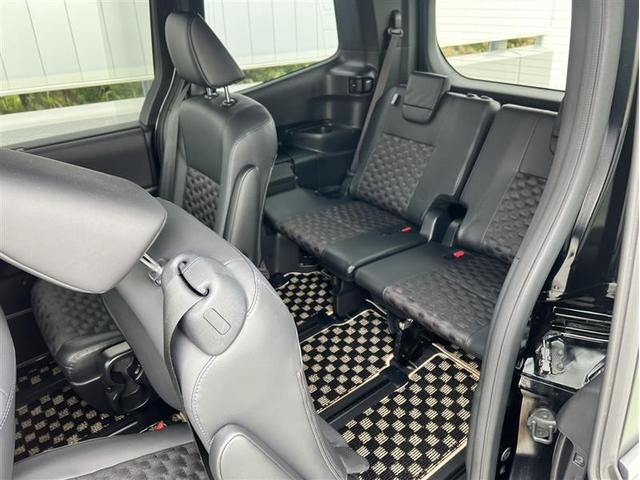 ヴォクシー ハイブリッドＳ－Ｚ　フルセグ　メモリーナビ　ＤＶＤ再生　ミュージックプレイヤー接続可　バックカメラ　衝突被害軽減システム　ＥＴＣ　両側電動スライド　ＬＥＤヘッドランプ　乗車定員７人　３列シート　ワンオーナー　記録簿（11枚目）