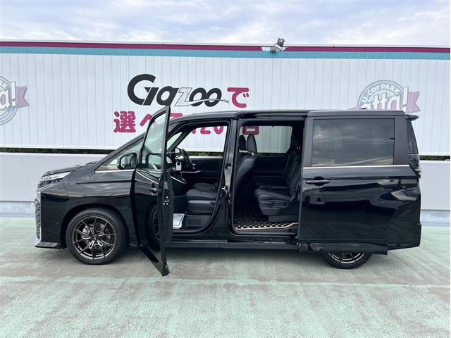 ヴォクシー ハイブリッドＳ－Ｚ　フルセグ　メモリーナビ　ＤＶＤ再生　ミュージックプレイヤー接続可　バックカメラ　衝突被害軽減システム　ＥＴＣ　両側電動スライド　ＬＥＤヘッドランプ　乗車定員７人　３列シート　ワンオーナー　記録簿（13枚目）