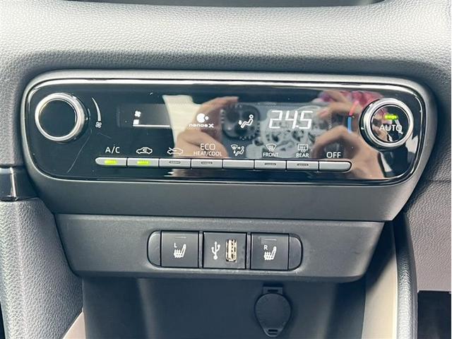 ヤリス ハイブリッドＺ　バックカメラ　衝突被害軽減システム　ＥＴＣ　ＬＥＤヘッドランプ　ワンオーナー　記録簿（8枚目）