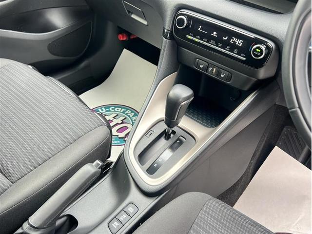 ヤリス ハイブリッドＺ　バックカメラ　衝突被害軽減システム　ＥＴＣ　ＬＥＤヘッドランプ　ワンオーナー　記録簿（9枚目）