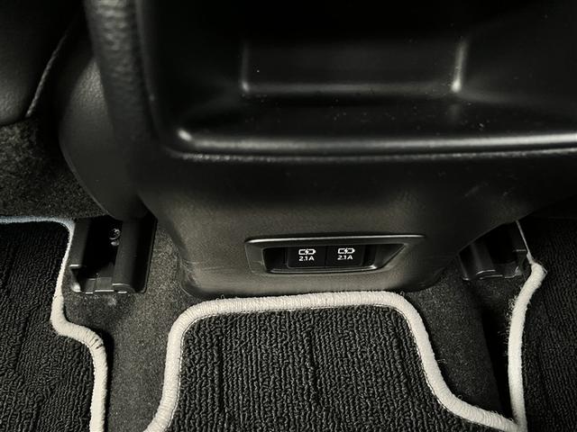 カローラツーリング ハイブリッド ダブルバイビー フルセグ ミュージックプレイヤー接続可 バックカメラ 衝突被害軽減システム ETC LEDヘッドランプ ワンオーナー フルエアロ 記録簿(13枚目)