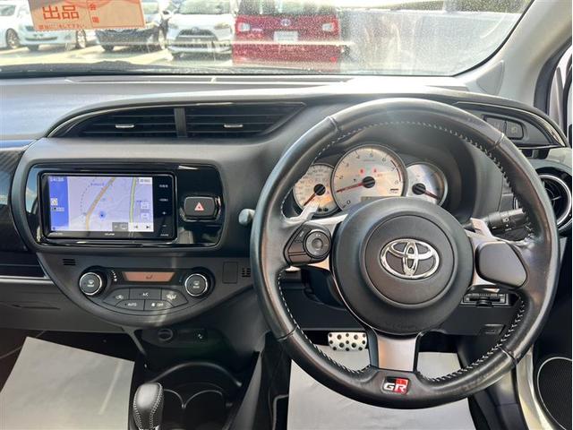 ヴィッツ ＧＲスポーツＧＲ　フルセグ　メモリーナビ　ＤＶＤ再生　ミュージックプレイヤー接続可　バックカメラ　衝突被害軽減システム　ＥＴＣ　ドラレコ　ＬＥＤヘッドランプ　ワンオーナー　記録簿（9枚目）