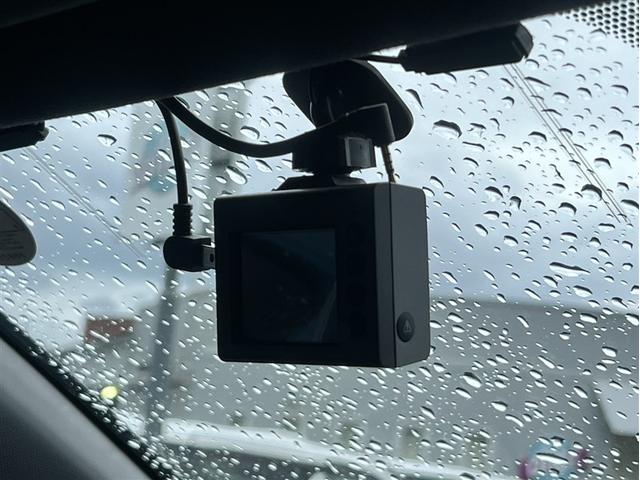 ヴォクシー ＺＳ　煌ＩＩＩ　フルセグ　メモリーナビ　ＤＶＤ再生　後席モニター　バックカメラ　衝突被害軽減システム　ＥＴＣ　両側電動スライド　ＬＥＤヘッドランプ　乗車定員７人　３列シート　記録簿（2枚目）