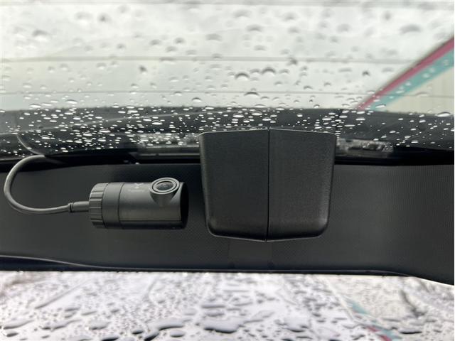 ヴォクシー ＺＳ　煌ＩＩＩ　フルセグ　メモリーナビ　ＤＶＤ再生　後席モニター　バックカメラ　衝突被害軽減システム　ＥＴＣ　両側電動スライド　ＬＥＤヘッドランプ　乗車定員７人　３列シート　記録簿（3枚目）