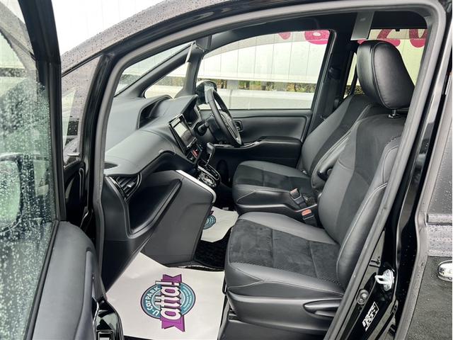 ヴォクシー ＺＳ　煌ＩＩＩ　フルセグ　メモリーナビ　ＤＶＤ再生　後席モニター　バックカメラ　衝突被害軽減システム　ＥＴＣ　両側電動スライド　ＬＥＤヘッドランプ　乗車定員７人　３列シート　記録簿（8枚目）