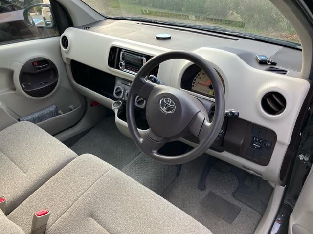 パッソ Ｘ　ユルリ　スマートキー　ＣＤ　ＡＢＳ　エアバッグ　衝突安全ボディ　盗難防止装置　ブラック　ＣＶＴ（8枚目）