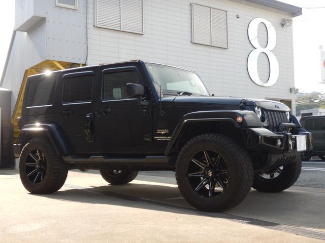 ジープ・ラングラーアンリミテッド サハラ BEstopサンライダー 社外LEDヘッドライト・テール 社外フロントバンパー リフトキット 20インチアルミ 社外マフラー(純正有) 黒レザーシート BTオーディオ バックカメラ 社外フェンダー(5枚目)