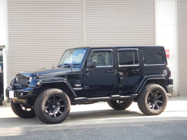 ジープ・ラングラーアンリミテッド サハラ BEstopサンライダー 社外LEDヘッドライト・テール 社外フロントバンパー リフトキット 20インチアルミ 社外マフラー(純正有) 黒レザーシート BTオーディオ バックカメラ 社外フェンダー(9枚目)