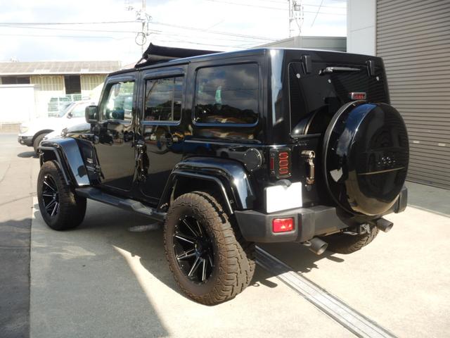 ジープ・ラングラーアンリミテッド サハラ BEstopサンライダー 社外LEDヘッドライト・テール 社外フロントバンパー リフトキット 20インチアルミ 社外マフラー(純正有) 黒レザーシート BTオーディオ バックカメラ 社外フェンダー(24枚目)