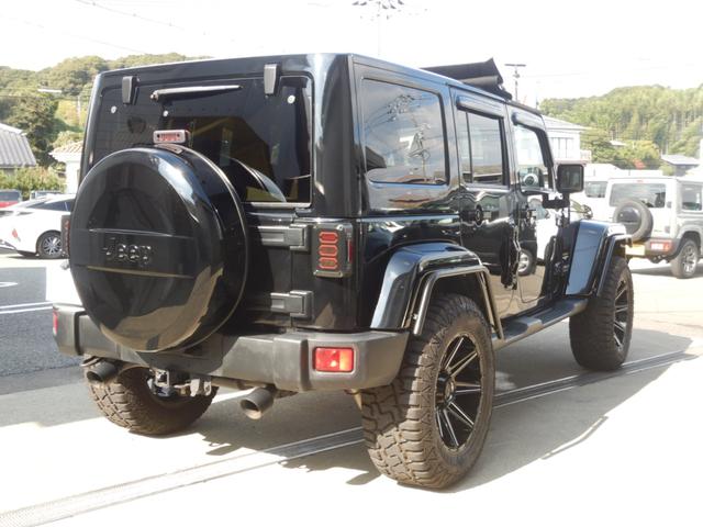 ジープ・ラングラーアンリミテッド サハラ BEstopサンライダー 社外LEDヘッドライト・テール 社外フロントバンパー リフトキット 20インチアルミ 社外マフラー(純正有) 黒レザーシート BTオーディオ バックカメラ 社外フェンダー(27枚目)