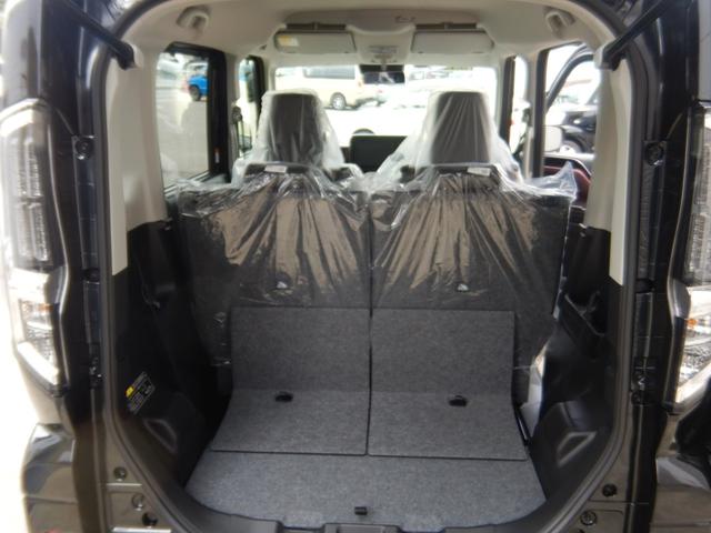 スペーシアカスタム ハイブリッドＸＳターボ　ワンオーナー　登録済未使用　禁煙車　衝突被害軽減システム　レーダークルーズ　両側パワスラドア　ＬＥＤヘットライト　ハーフレザー　コーナーセンサー　スマートキー　オートハイビーム　オートエアコン　ＨＵＤ（18枚目）