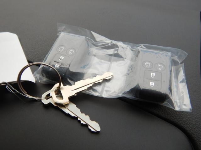 スペーシアカスタム ハイブリッドＸＳターボ　ワンオーナー　登録済未使用　禁煙車　衝突被害軽減システム　レーダークルーズ　両側パワスラドア　ＬＥＤヘットライト　ハーフレザー　コーナーセンサー　スマートキー　オートハイビーム　オートエアコン　ＨＵＤ（24枚目）