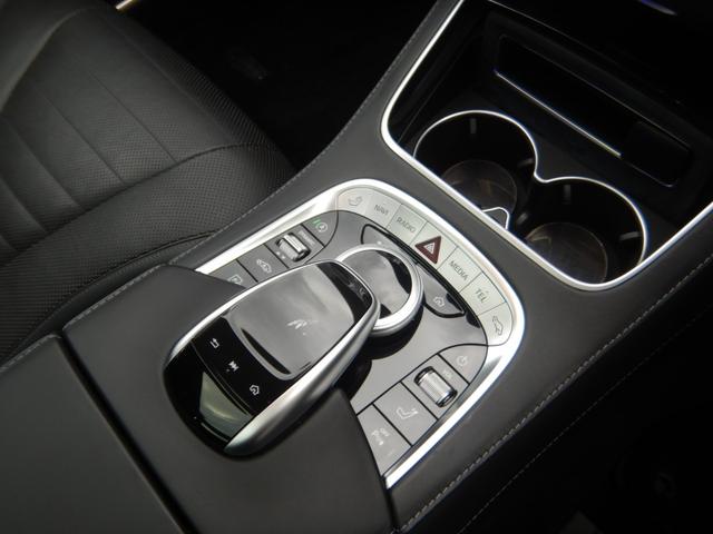 Ｓクラス Ｓ４００　ＡＭＧライン　後期モデル　レザーエクスクルーシブＰＫＧ　黒レザー（ヒーター＆ベンチレーション）マッサージ機能付　パノラミックスライディングルーフ　レーダーセーフティＰＫＧ　ブルメスタサウンド　ロアリング　ＨＵＤ（19枚目）