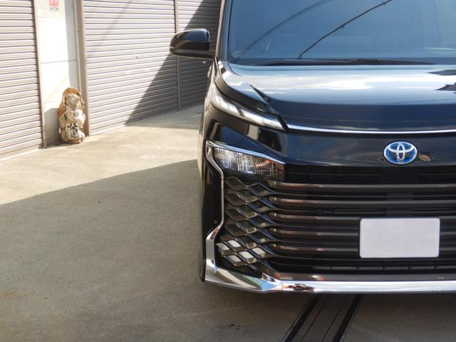 ヴォクシー ハイブリッドＳ－Ｚ　ワンオーナー　７人乗り　ディスプレイオーディオ　ナビＴＶ　バックカメラ　ＤＶＤ再生　後席モニター　衝突被害軽減システム　ＥＴＣ２０　両側電動スライド　ＬＥＤヘッドランプ　シートヒーター（3枚目）